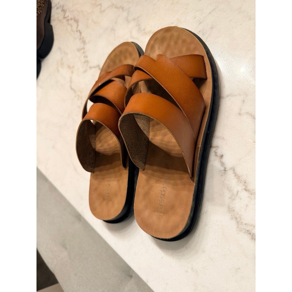 Brown leather men’s sandals